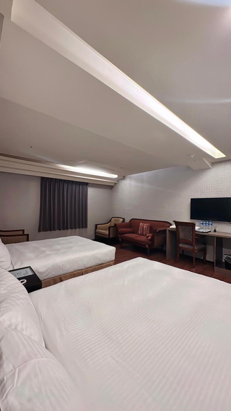 Crystal City Hotel Zhongli Bagian luar foto