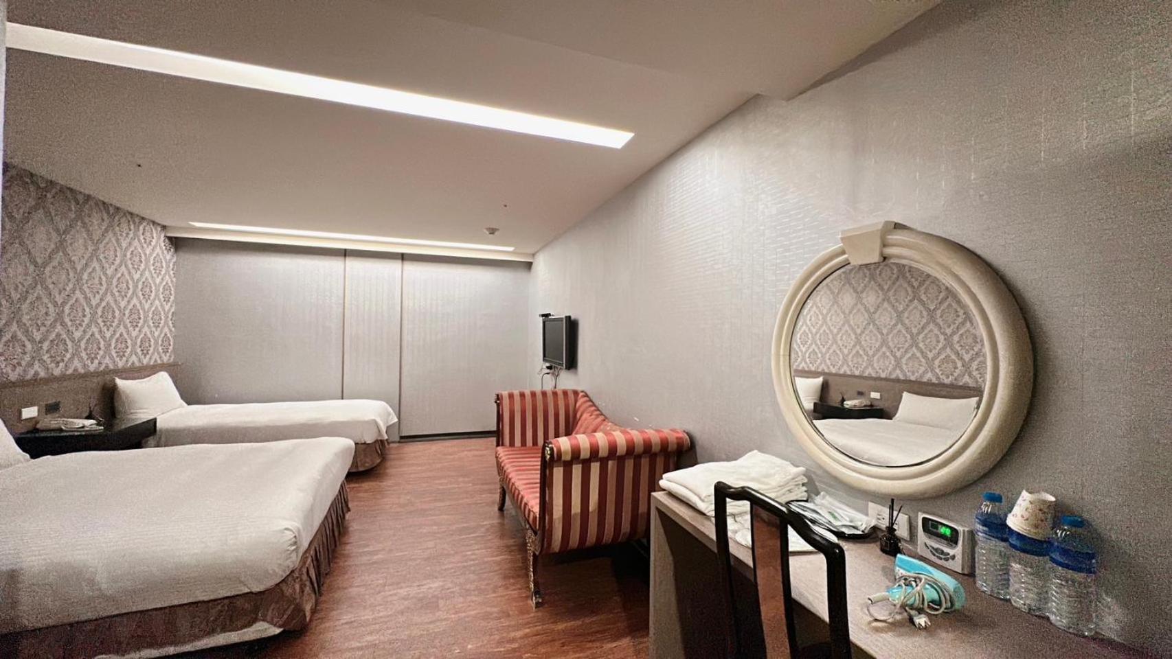 Crystal City Hotel Zhongli Bagian luar foto