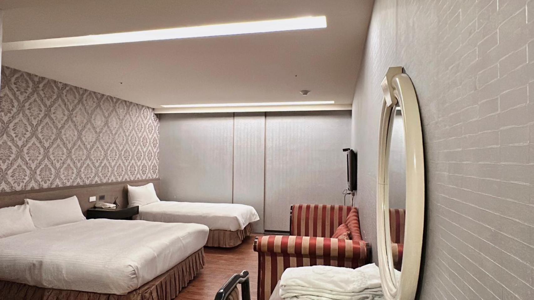 Crystal City Hotel Zhongli Bagian luar foto