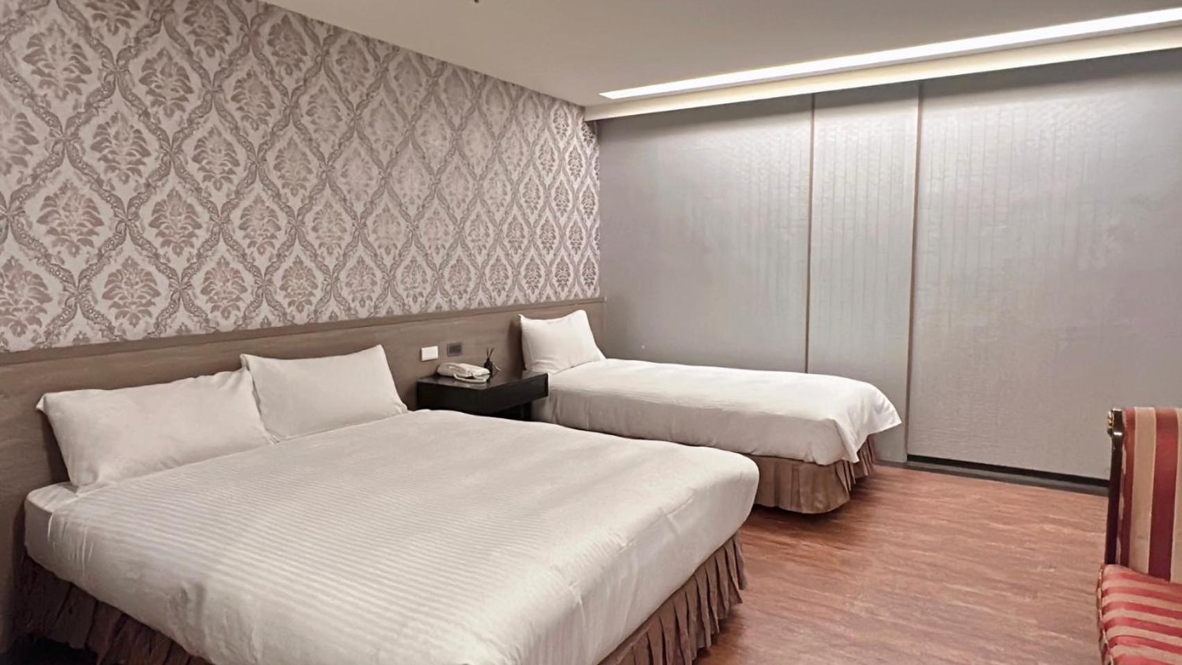 Crystal City Hotel Zhongli Bagian luar foto