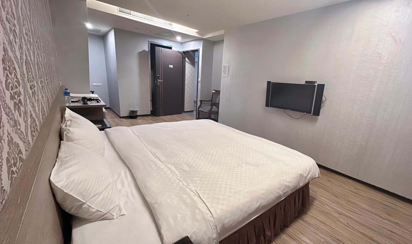Crystal City Hotel Zhongli Bagian luar foto