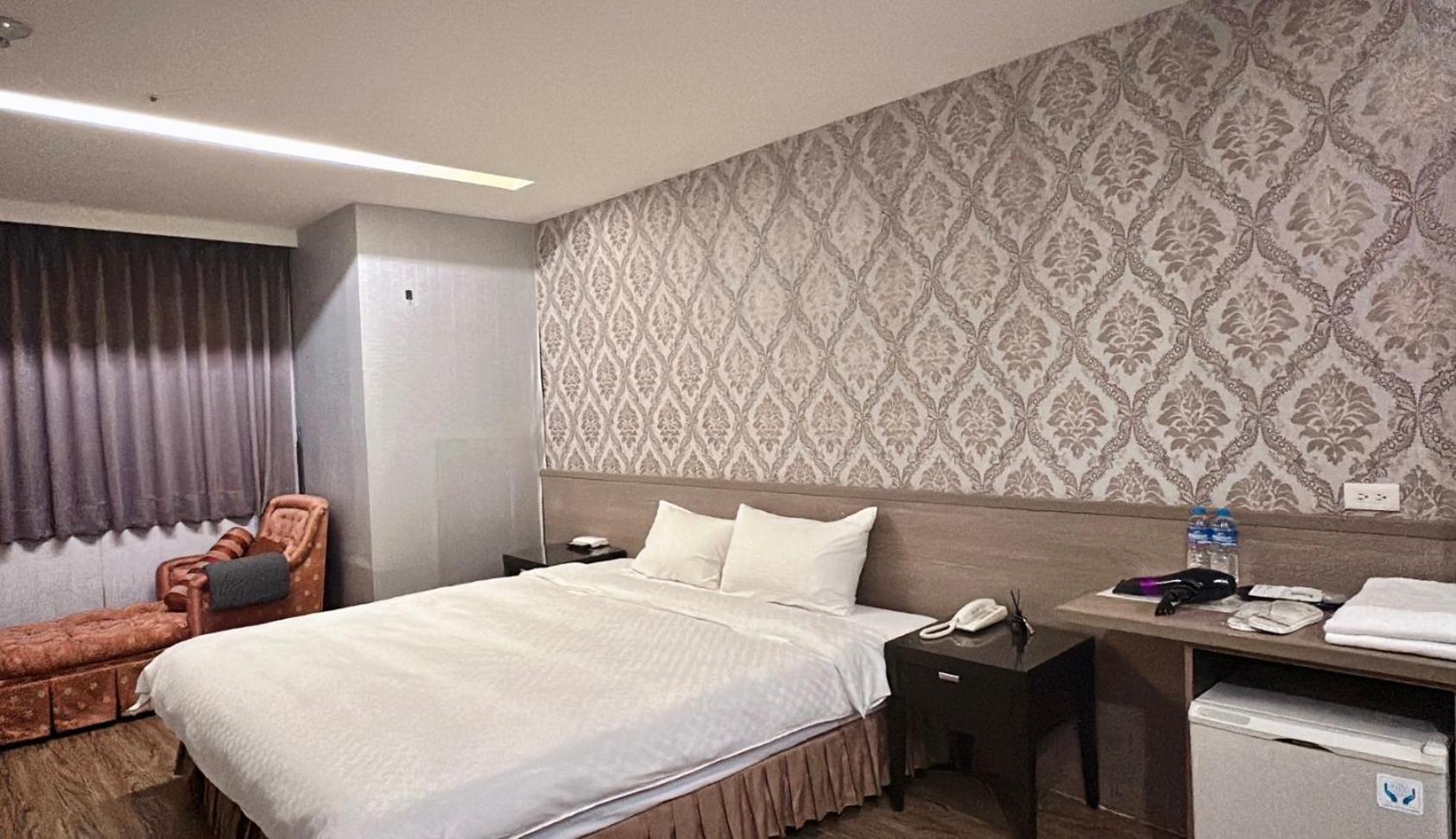 Crystal City Hotel Zhongli Bagian luar foto
